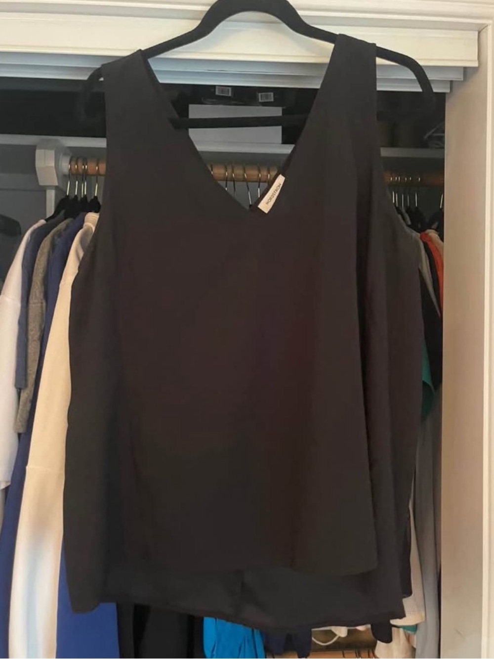 Nordstrom Black Sleeveless V-Neck Tank Top